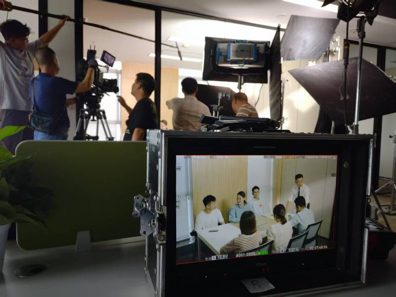 山丹县TVC拍摄公司：科技产品视觉化大师，诠释未来感与功能美学